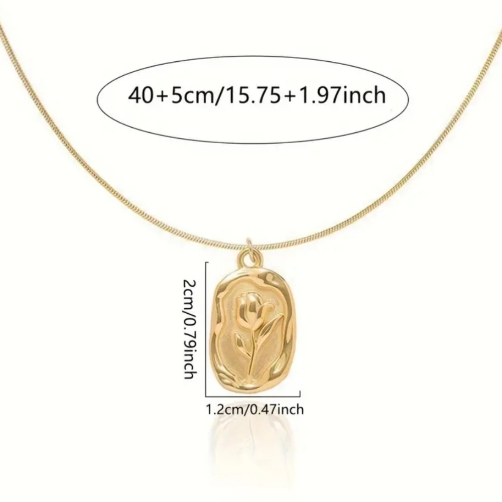 18k Gold Plated Floral Pendant Necklace - Picture 5 of 5